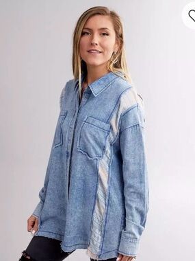 Gimmicks by Buckle Exclusive
Pieced Oversized Chambray Shirt Size Small